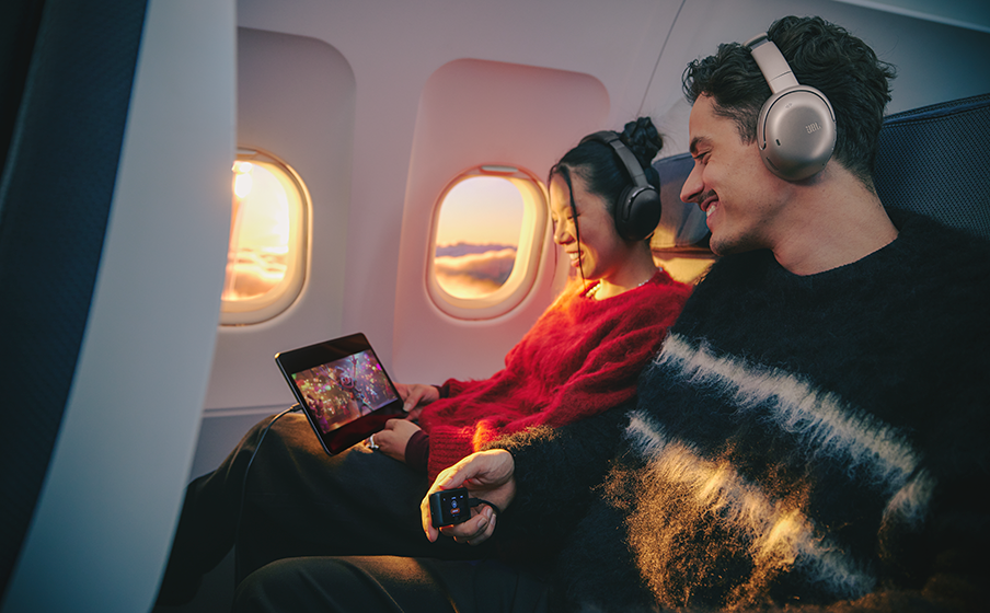 JBL Tour One M3 Smart Tx JBL Smart Tx: Transmisor de audio universal Auracast&trade; - Image