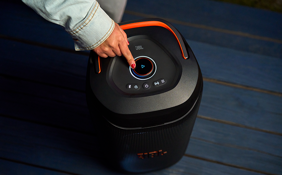 JBL PartyBox 130 AI Sound Boost hace que todo suene m&aacute;s potente - Image