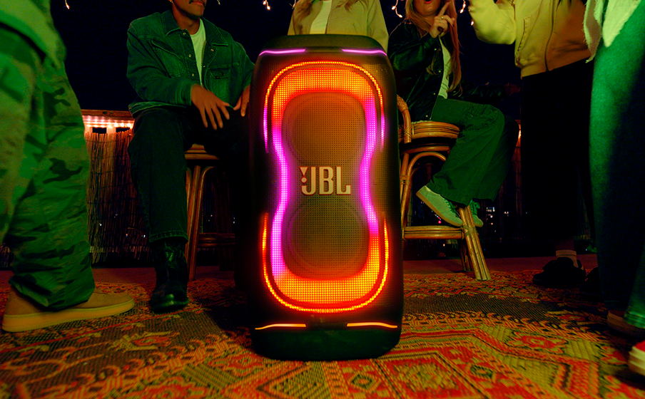 JBL PartyBox 330 Lleva la energía contigo con el legendario sonido JBL - Image