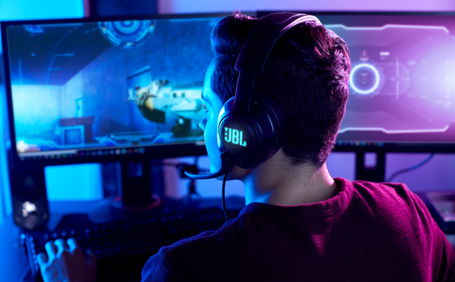JBL Quantum 400 Viva el juego al máximo con JBL QuantumSURROUND™ y DTS - Image
