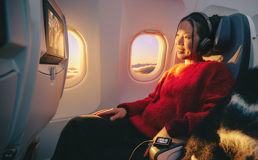 JBL Tour One M3 Smart Tx JBL Smart Tx: Con&eacute;ctate a cualquier fuente de audio - Image